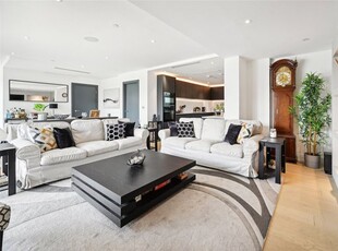 Flat for sale in Ravensbourne Apartments, 5 Central Avenue, Fulham, London SW6