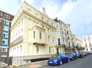 Flat to rent in Cavendish Place, Brighton BN1