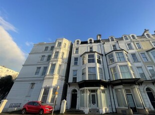 Flat to rent in Compton Street, Eastbourne BN21