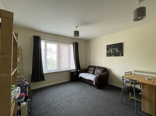 Flat to rent in Conisbrough Keep, Coventry CV1