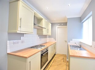 Flat to rent in Durham Road, Low Fell NE9