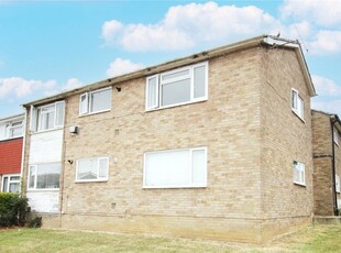 Flat to rent in Falstones, Basildon SS15