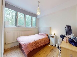 Flat to rent in Finborough Road, London SW10
