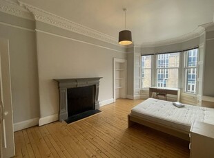 Flat to rent in Haymarket Terrace, Edinburgh EH12