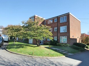 Flat to rent in Howton Place, Bushey Heath, Bushey, Hertfordshire WD23