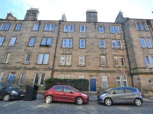 Flat to rent in Lorne Street, Edinburgh EH6