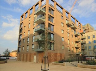 Flat to rent in Meade House, 2 Mill Park, Cambridge CB1