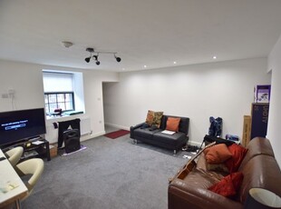 Flat to rent in Westgate Road, Newcastle City Centre, Tyne And Wear NE4