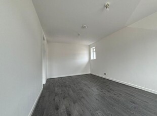 Maisonette to rent in Old Park Road, Dudley DY1