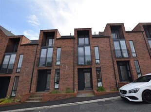 Mews house to rent in Loney Street, Macclesfield SK11