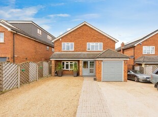 Pecks Hill, Nazeing, Waltham Abbey - 4 bedroom detached house