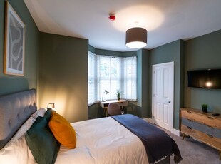 Room to rent in Hemdean Road, Caversham, Reading RG4