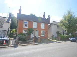 Semi-detached house to rent in 101 High Street, Billingshurst, West Sussex RH14