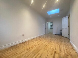 Studio apartment for rent in Southend Lane, London SE6