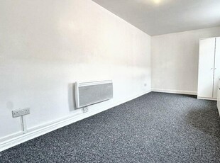 Studio flat for rent in Church Road, Lawrence Hill, BS5
