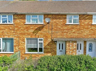 Terraced house to rent in Laburnum Road, Strood, Rochester ME2