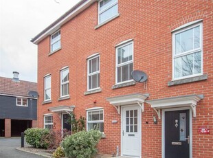 Town house to rent in Chapelwent Road, Haverhill CB9