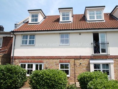 2 bedroom apartment for sale Southend On Sea, SS3 9DH