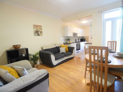 4 bedroom end of terrace house for rent in Newport - Student House - 24/25, LN1