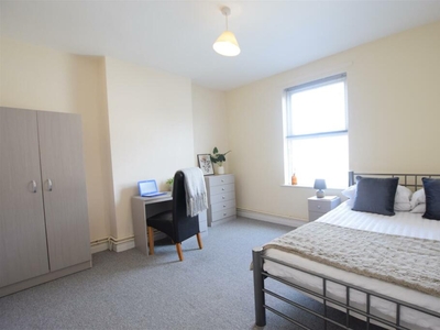 4 bedroom end of terrace house for rent in Gresham Street - Student House - 24/25, LN1