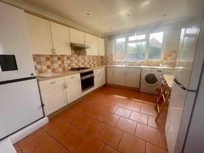 5 bedroom house for rent in Five Double Bedroom Student House, Charminster, BH8