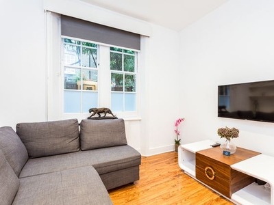 1 bedroom apartment to rent London, W8 6EN