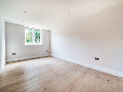 2 Bedroom Town House For Sale In Berkshire