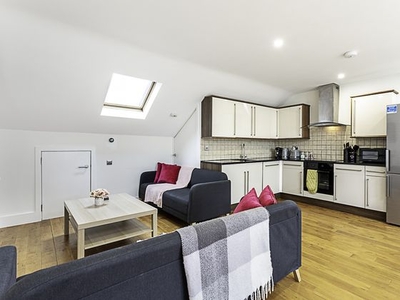 3 bedroom apartment to rent London, SW11 1SX