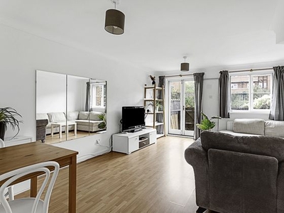 3 bedroom apartment to rent London, TW9 2RA