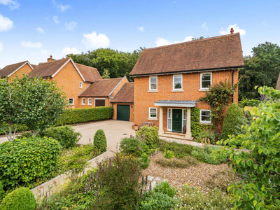 3 Bedroom Link Detached House For Sale In Henley-on-thames, Oxfordshire