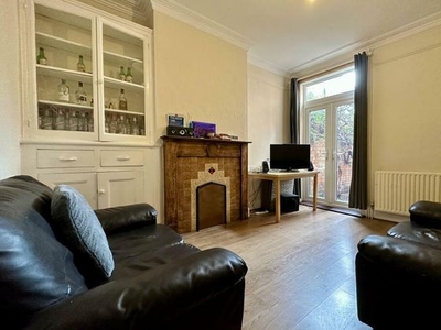 4 bedroom detached house to rent Leicester, LE3 0DX