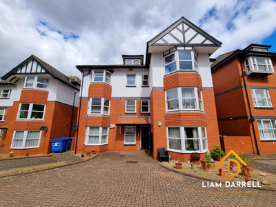 2 Bedroom Flat For Sale In Royal Avenue, Scarborough