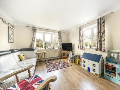 2 Bedroom Flat For Sale In Surrey