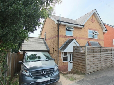 3 bedroom detached house for sale in Sholing, Southampton, SO19