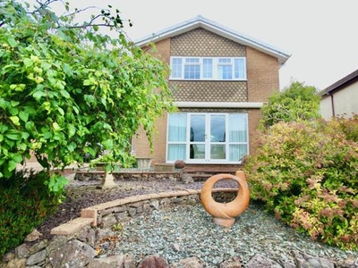 3 Bedroom Detached House For Sale In The Bryn, Pontllanfraith