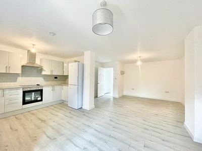 3 bedroom ground floor flat for sale London, E17 6EJ