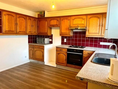 3 Bedroom Terraced House For Sale In Holmfirth, Meltham