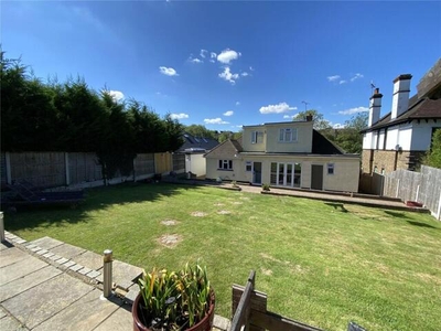 4 Bedroom Bungalow For Sale In Rayleigh, Essex