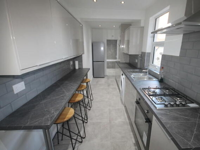 4 Bedroom Terraced House For Rent In Leicester, Le3