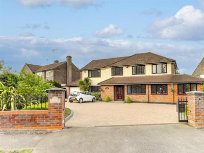 6 Bedroom Detached House For Sale In Borehamwood, Hertfordshire