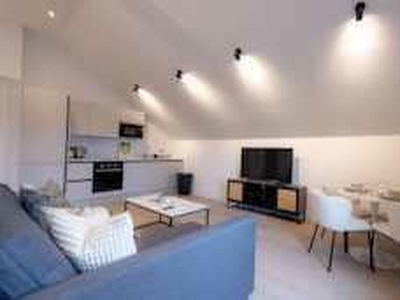 Studio Flat For Rent In Thames Street