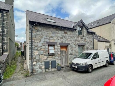 1 Bedroom Detached House For Sale In Caernarfon, Gwynedd