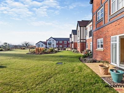 1 Bedroom Retirement Flat For Sale in Woodhall Spa, Lincolnshire
