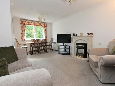 2 Bedroom Apartment For Sale In Hagley, Stourbridge