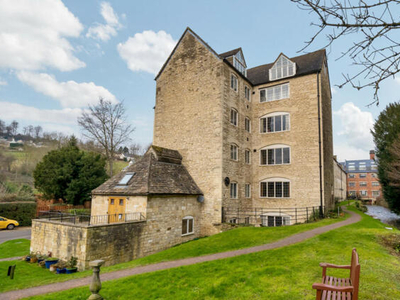 2 Bedroom Apartment For Sale In Inchbrook, Stroud
