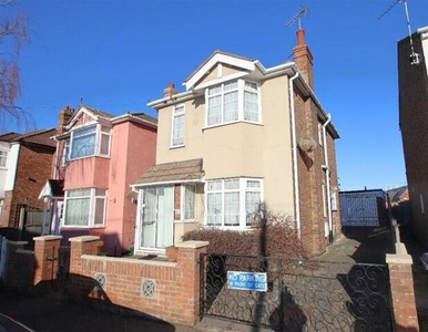 2 Bedroom Detached House For Sale In Clacton On Sea