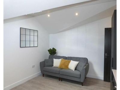 2 Bedroom Flat For Rent In Derby Street