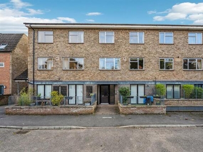 2 Bedroom Flat For Sale In Chesham