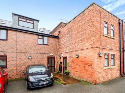 2 Bedroom Flat For Sale In Ellesmere Port, Cheshire
