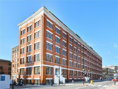 2 Bedroom Penthouse For Sale In Highgate Road, London